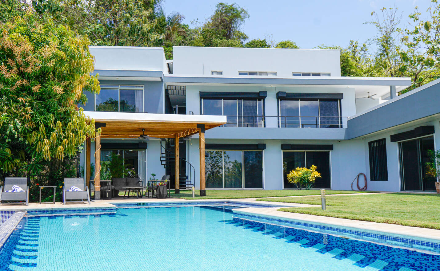 Casa Concreto - 6 Bedroom