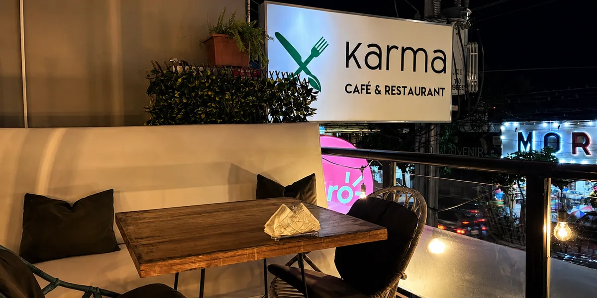 Karma Cafe & Restaurant in Jaco